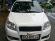 Chevrolet Aveo MT 2015 - Cần bán gấp Chevrolet Aveo MT đời 2015, màu trắng xe gia đình, giá chỉ 345 triệu