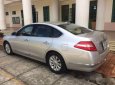 Nissan Teana 2010 - Cần bán gấp Nissan Teana đời 2010, màu bạc xe gia đình