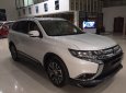 Mitsubishi Stavic 2.0 CVT 2016 - Cần bán xe Mitsubishi Outlander 2.0 CVT model 2017, màu trắng, có trả góp 0906.884.030