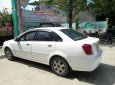 Chevrolet Lacetti MT 2004 - Cần bán Chevrolet Lacetti MT 2004, màu trắng
