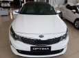 Kia Optima  2.0 ATH 2017 - Bán ô tô Kia Optima 2.0 ATH đời 2017, màu trắng