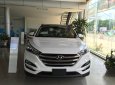 Hyundai Tucson 2.0AT 2018 - Bán Hyundai Tucson 2.0AT 2018 tiêu chuẩn, máy xăng, màu trắng, giá tốt từ 768tr, trả góp 85% xe, ĐT: 0941.46.22.77