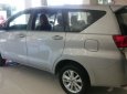 Toyota Innova   2.0MT  2017 - Bán Toyota Innova 2.0MT năm 2017, màu bạc, giá 726tr