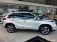 Suzuki Vitara 2017 - Bán xe Suzuki Vitara 2017 màu trắng ngà, xe nhập, giao ngay. LH: 0985.547.829