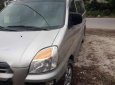 Hyundai Starex 2004 - Bán ô tô Hyundai Starex đời 2004, màu bạc số sàn