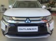 Mitsubishi Stavic 2016 - Bán Mitsubishi Outlander ở Quảng Nam, kinh doanh VIP, giá cực tốt, cho vay đến 90%. Cần tư vấn liên hệ 0905.91.01.99