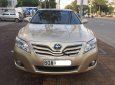 Toyota Camry 2.5LE 2010 - Chính chủ bán xe Toyota Camry 2.5LE đời 2010, màu vàng, nhập khẩu