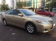 Toyota Camry 2.5LE 2010 - Chính chủ bán xe Toyota Camry 2.5LE đời 2010, màu vàng, nhập khẩu