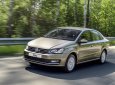 Volkswagen Polo 2017 - Bán Volkswagen Polo sedan năm 2017, màu vàng cát, nhập khẩu nguyên chiếc, 690tr