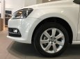 Volkswagen Polo 2017 - Bán ô tô Volkswagen Polo sản xuất 2017, màu trắng, nhập khẩu nguyên chiếc giá cạnh tranh