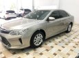 Toyota Camry  2.0 E 2015 - Bán xe Toyota Camry 2.0 E năm 2015, màu ghi vàng