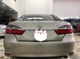 Toyota Camry  2.0 E 2015 - Bán xe Toyota Camry 2.0 E năm 2015, màu ghi vàng