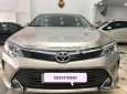 Toyota Camry  2.0 E 2015 - Bán xe Toyota Camry 2.0 E năm 2015, màu ghi vàng