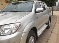 Toyota Hilux 3.0G 2010 - Bán xe Toyota Hilux 3.0G năm 2010 như mới, giá 435tr