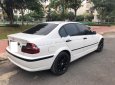 BMW 3 Series 318i 2005 - Cần bán xe BMW 3 Series 318i năm 2005, màu trắng xe gia đình