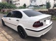 BMW 3 Series 318i 2005 - Cần bán xe BMW 3 Series 318i năm 2005, màu trắng xe gia đình