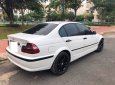 BMW 3 Series 318i 2005 - Cần bán gấp BMW 3 Series 318i sản xuất 2005, màu trắng, xe nhập, xe gia đình, giá tốt