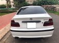 BMW 3 Series 318i 2005 - Cần bán gấp BMW 3 Series 318i sản xuất 2005, màu trắng, xe nhập, xe gia đình, giá tốt