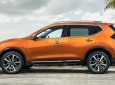 Nissan X trail 2.0 SL 2017 - Bán ô tô Nissan X Trail 2.0 SL đời 2017, màu vàng cam, khuyến mại phụ kiện và tiền mặt