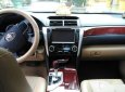 Toyota Camry 2.0E 2013 - Bán Toyota Camry 2.0E 2013, màu bạc xe gia đình, giá tốt