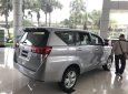 Toyota Innova 2018 - Bán xe Toyota Innova đời 2018, màu bạc