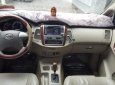 Toyota Innova V 2014 - Bán gấp Toyota Innova V đời 2014, màu bạc 