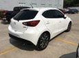 Mazda 2 2018 - Bán xe Mazda 2 hatchback 2018, màu trắng, có xe giao ngay trong ngày