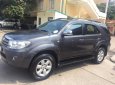 Toyota Fortuner 2011 - Cần bán lại xe Toyota Fortuner sản xuất 2011, màu xám như mới