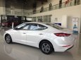 Hyundai Elantra MT 2018 - Bán xe Hyundai Elantra MT đời 2018, màu trắng--hotline 0933 740 639