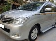 Toyota Innova G 2009 - Cần bán gấp Toyota Innova G năm 2009, màu bạc xe gia đình