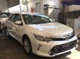 Toyota Camry 2.0E 2018 - Bán ô tô Toyota Camry 2.0E đời 2018, màu trắng
