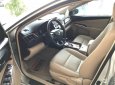 Toyota Camry 2.0E 2014 - Cần bán xe Toyota Camry 2.0E năm sản xuất 2014, màu bạc, hỗ trợ ngân hàng