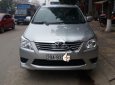 Toyota Innova E 2013 - Cần bán lại xe Toyota Innova E đời 2013, màu bạc xe gia đình, giá chỉ 578 triệu