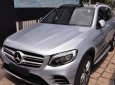 Mercedes-Benz Smart GLC 300 4Matic 2018 - Bán xe Mercedes GLC 300 màu bạc giá tốt. Giao xe ngay