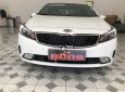 Kia Cerato Signature 1.6 AT 2017 - Bán xe Kia Cerato 1.6AT năm sản xuất 2017, màu trắng số tự động, giá chỉ 600 triệu