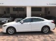 Mazda 6 2.0L Premium 2017 - Bán ô tô Mazda 6 2.0AT sản xuất 2017, màu trắng số tự động