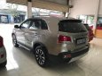 Kia Sorento 2.4 2013 - Bán xe Kia Sorento 2.4 sản xuất 2013, màu vàng