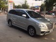 Toyota Innova 2.0E 2015 - Bán Toyota Innova 2.0E sản xuất 2015, màu bạc