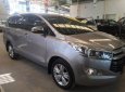 Toyota Innova 2.0V 2017 - Bán xe Toyota Innova 2.0V sản xuất 2017, màu xám số tự động