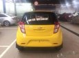 Chevrolet Spark 2018 - Cần bán xe Chevrolet Spark sản xuất 2018, màu vàng