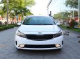 Kia Cerato 1.6 AT 2018 - Cần bán xe Kia Cerato 1.6 AT đời 2018, màu trắng, nhập khẩu nguyên chiếc, giá chỉ 589 triệu