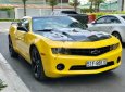 Chevrolet Camaro 2011 - Cần bán gấp Chevrolet Camaro sản xuất 2011, màu vàng, xe nhập