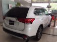 Mitsubishi Stavic 2.0 CVT Premium 2018 - Bán xe Mitsubishi Outlander 2.0 CVT Premium 2018, màu trắng