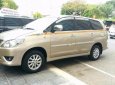 Toyota Innova 2.0E 2012 - Bán xe Toyota Innova E sản xuất 2012, màu vàng cát