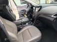 Hyundai Santa Fe 2017 - Cần bán Hyundai Santa Fe sản xuất năm 2017, màu đen số tự động