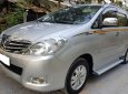 Toyota Innova G 2009 - Cần bán lại xe Toyota Innova G đời 2009, màu bạc xe gia đình