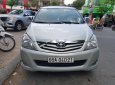 Toyota Innova J 2006 - Bán xe Toyota Innova năm sản xuất 2006, màu bạc xe gia đình