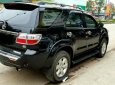 Toyota Fortuner 2010 - Cần bán lại xe Toyota Fortuner màu đen xe gia đình, 568tr