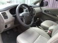 Toyota Innova 2.0E 2014 - Cần bán gấp Toyota Innova 2.0E năm 2014, màu bạc