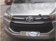 Toyota Innova 2.0E 2017 - Bán Toyota Innova 2.0E năm sản xuất 2017, màu bạc  